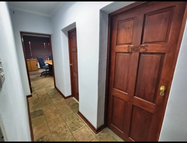 325M² OFFICE FOR SALE IN BO-DORP